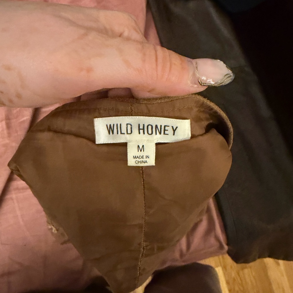 Adorable suede zip up bustier top - Picture 4 of 5